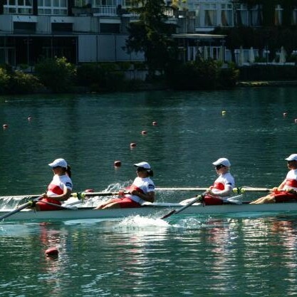 image of Canadian rowing team